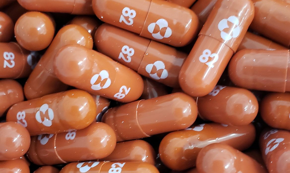 FILE PHOTO: A handout photo of an experimental COVID-19 treatment pill, called molnupiravir and being developed by Merck & Co Inc and Ridgeback Biotherapeutics LP