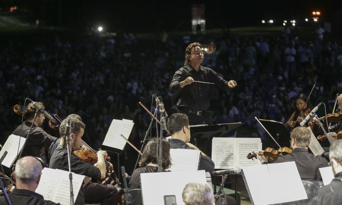 Brasília - A Orquestra Sinfônica do Teatro Nacional Claudio Santoro apresenta um concerto especial para celebrar os recursos hídricos, dentro da programação cultural do 8º Fórum Mundial da Água (Fabio Rodrigues Pozzebom/Agência Brasil)