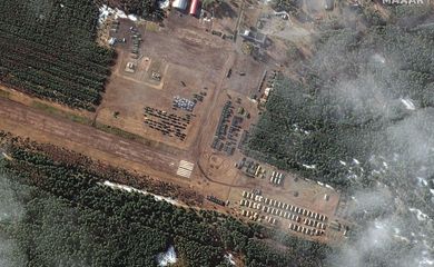 Uma imagem de satélite mostra uma visão geral de uma nova implantação no aeródromo V D Bolshoy Bokov, perto de Mazyr, Bielorrússia