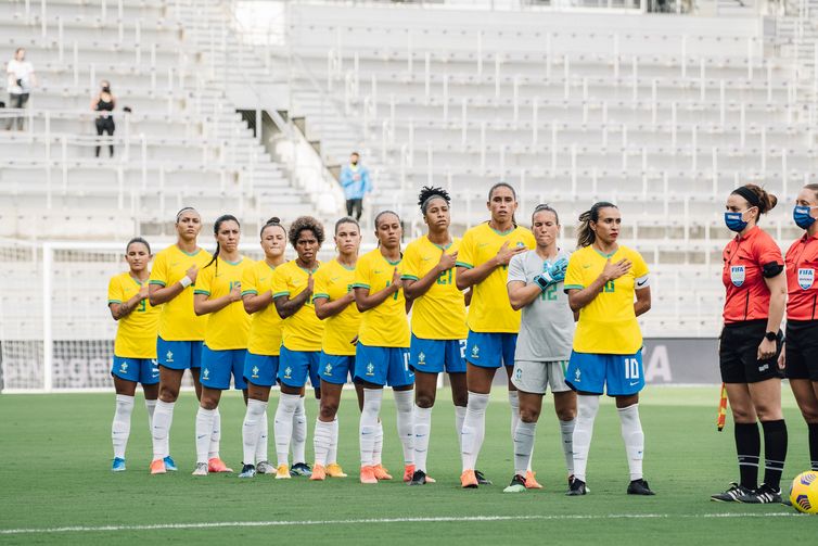 Seleção Brasileira, antes do início da primeira partida do torneio.