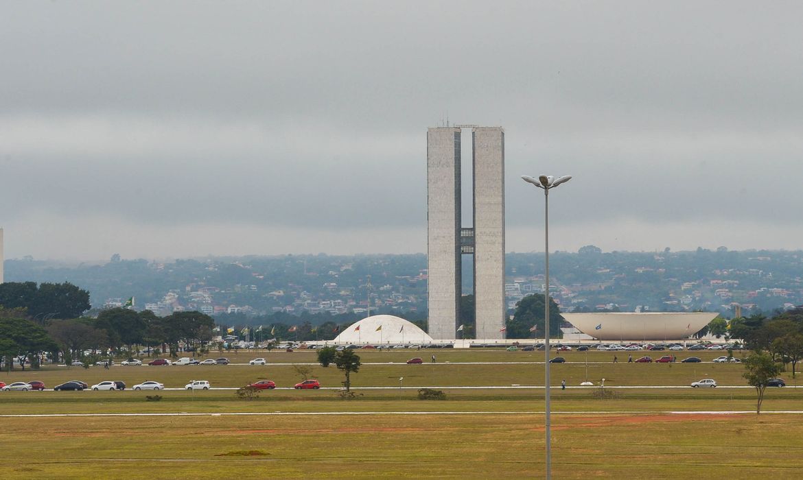 Brasília - Frente fria provoca mudança de clima e nevoeiro na capital federal (José Cruz/Agência Brasil)