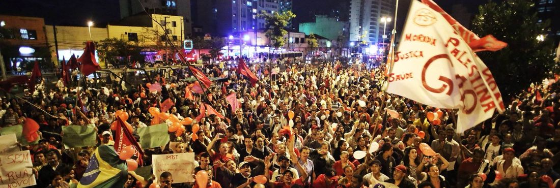 Movimentos sociais reúnem cinco mil pessoas em SP contra gastos da Copa
