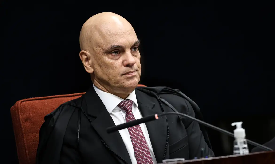 Brasília (DF), 11/09/2025 - O ministro Alexandre de Moraes durante sessão na Primeira Turma do Supremo Tribunal Federal (STF), que realiza o quinto dia de julgamento dos réus do Núcleo 1 da trama golpista, formado pelo ex-presidente Jair Bolsonaro e mais sete aliados. Foto: Marcelo Camargo/Agência Brasil