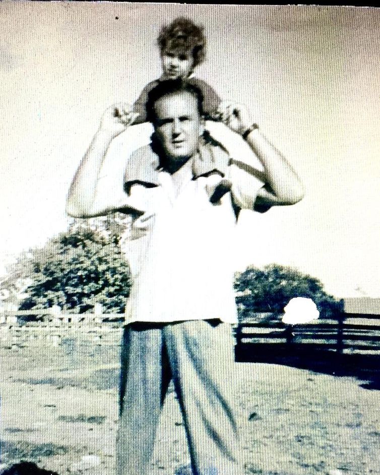 Sérgio Porto with his eldest daughter, Laura Porto.