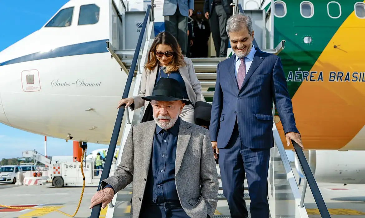 Roma, 12/10/2025 - Presidente da República, Luiz Inácio Lula da Silva, durante chegada a Roma. Aeroporto Internacional de Roma. Foto: Ricardo Stuckert/PR