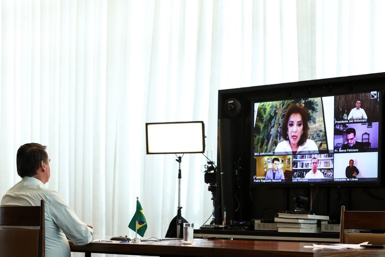 Presidente da República Jair Bolsonaro, participa de videoconferência com lideranças religiosas em comemoração da Pásc