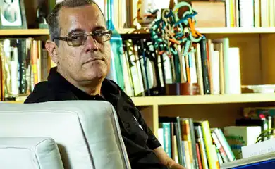 Brasília (DF), 22/05/2025 - Escritor e poeta Paulo Henriques Britto é eleito para a Academia Brasileira de Letras.
Foto: Biblioteca Pública do Paraná - BPP