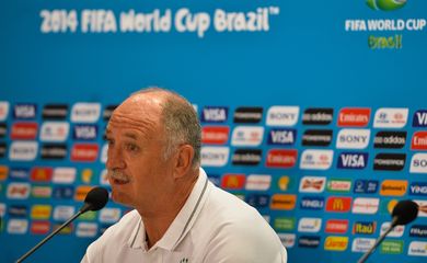 O técnico da seleção brasileira, Luiz Felipe Scolari fala sobre o jogo do Brasil contra o Chile  no Mineirão em Belo Horizonte (Marcello Casal Jr/Agência Brasil)