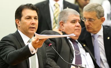 Brasília - Os deputados Arthur Maia, Carlos Marun, e Darcísio Perondi durante sessão da comissão especial para votar parecer da reforma da Previdência Social (Marcelo Camargo/Agência Brasil)