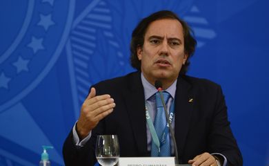 O presidente da Caixa Econômica Federal, Pedro Guimarães, fala à imprensa no Palácio do Planalto,sobre o o pagamento da 2ª parcela do auxílio emergencial