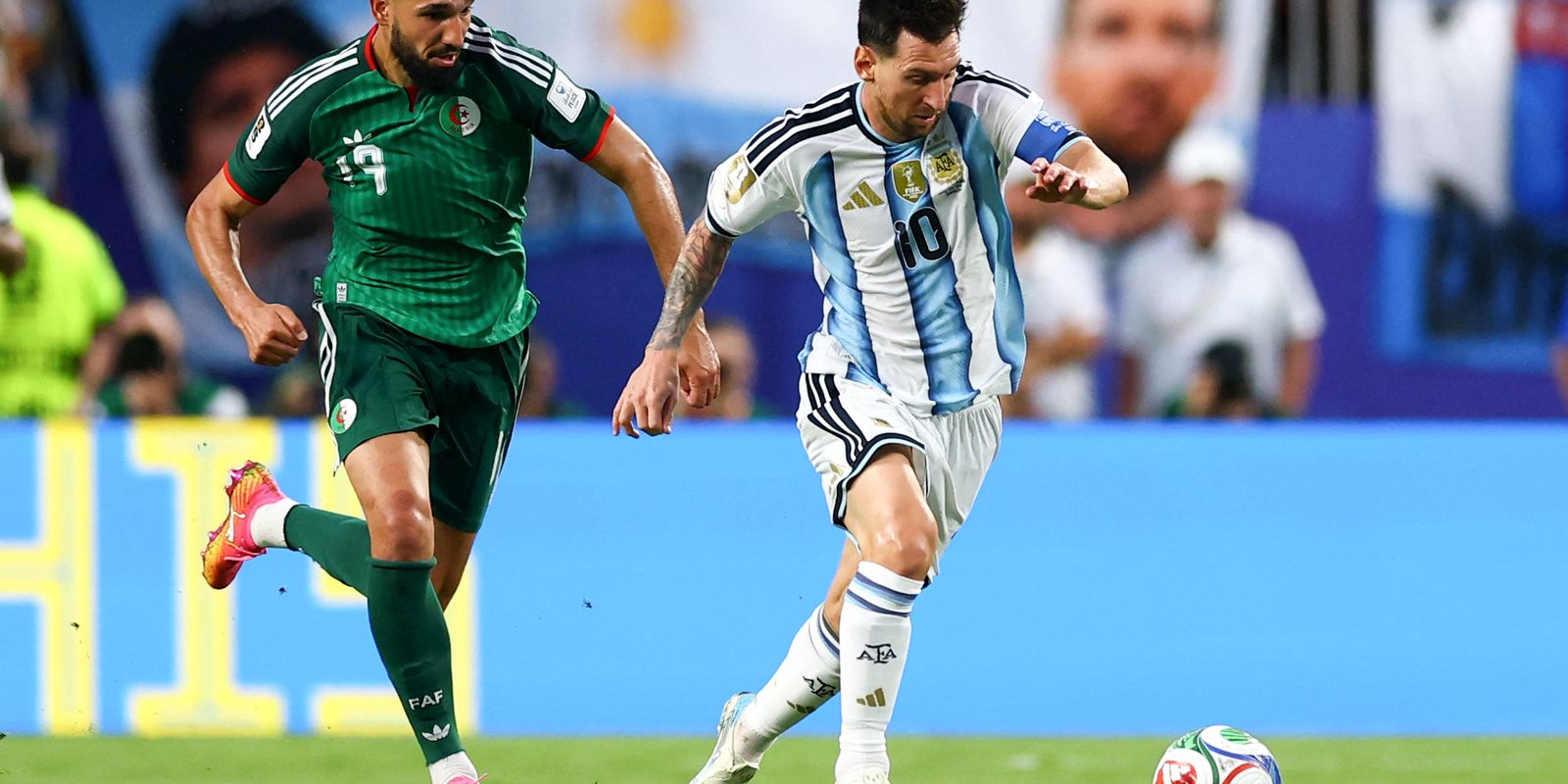 Messi se convierte en máximo goleador del Mundial y lidera a Argentina en su debut