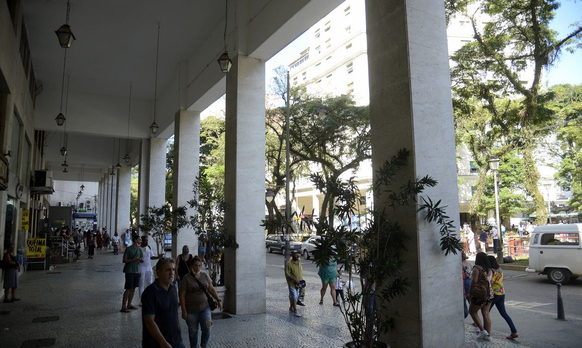 Centro de Petrópolis após um mês da enchente que causou muitos estragos