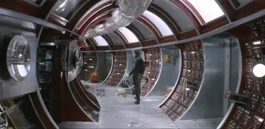 Renomado psicólogo Kris Kelvin é enviado para estação espacial