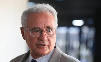 Brasília (DF), 24/09/2025 Senador , Renan Calheiros, durante coletiva após aprovação do projeto de lei (PL 1.952/2019) que isenta do Imposto de Renda quem recebe até R$ 5 mil mensais.  Foto: Lula Marques/Agência Brasil