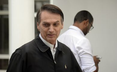 O candidato do PSL à Presidência da República, Jair Bolsonaro, fala à imprensa.