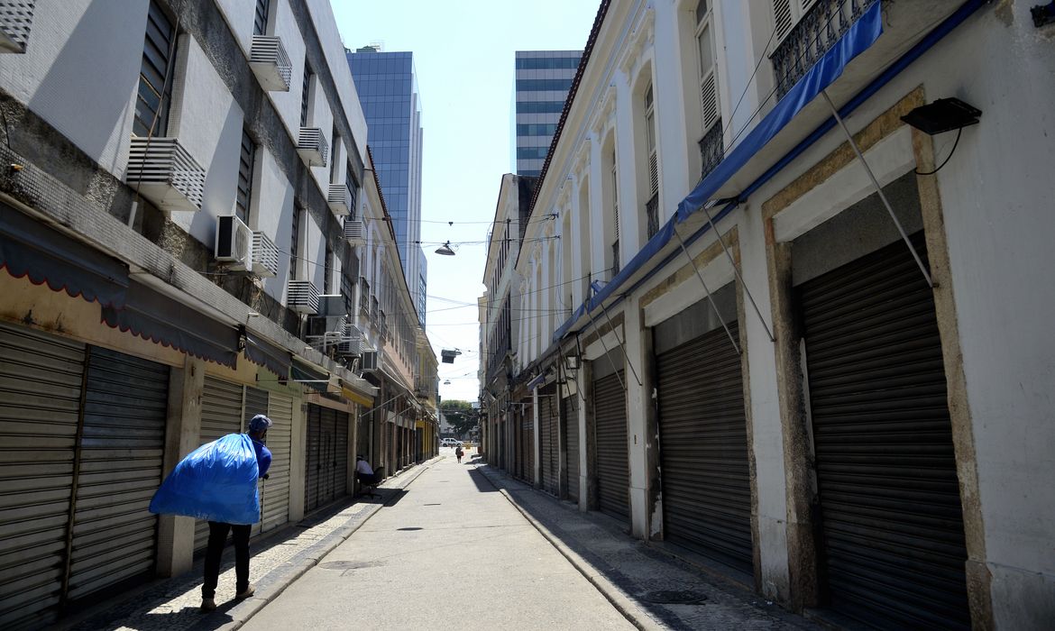 O centro comercial SAARA(Sociedade de Amigos das Adjacências da Rua da Alfândega) no centro da cidade. Rio inicia hoje(26) feriadão de 10 dias para tentar conter aumento dos casos de Covid-19.