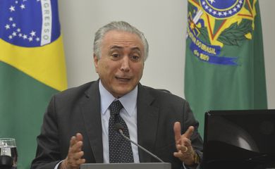 Brasília - O presidente interino Michel Temer durante reunião com os ministros da área econômica, no Palácio do Planalto (Antonio Cruz/Agência Brasil)