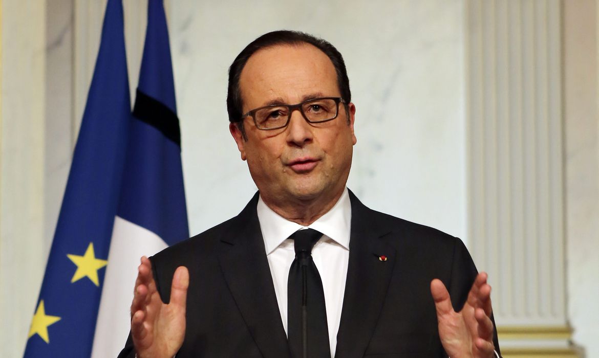 Em pronunciamento aos franceses, Hollande elogia da ação da polícia, mas diz que ameaças ainda não acabaram (EPA/Agência Lusa/Remy de la Mauviniere/Direitos Reservados)