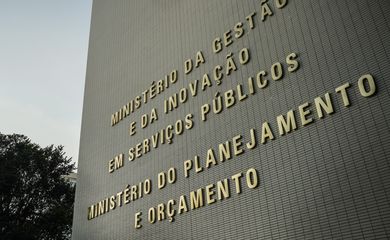 Brasília (DF), 15/04/2024, Fachada do prédio do Ministério do Planejamento e Orçamento (MPO), na Esplanada dos Ministérios.  Foto: Rafa Neddermeyer/ Agência Brasil