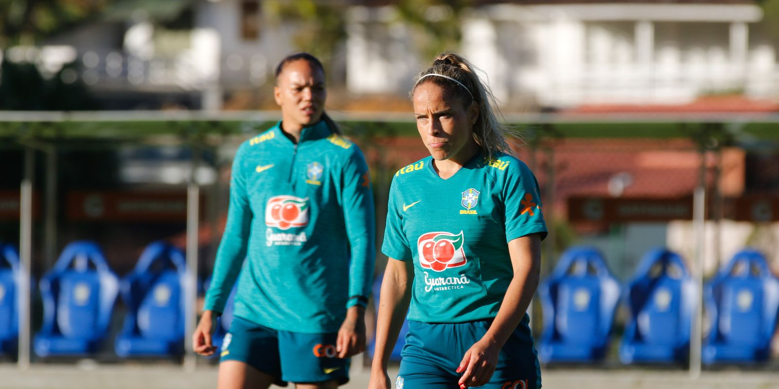 Treino da seleção brasileira feminina de futebol na Granja Comary