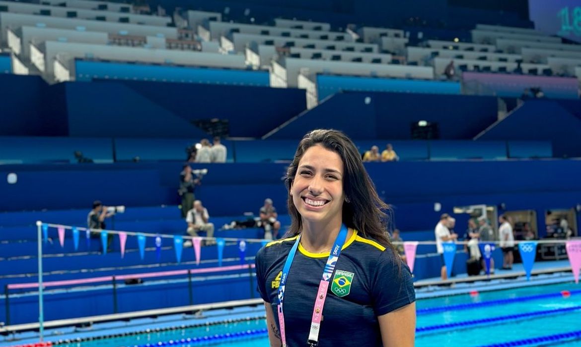 Nadadora Ana Carolina Vieira é expulsa da delegação brasileira de Paris 2024, em 28/07/2024