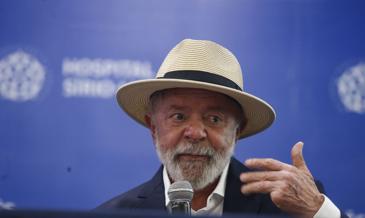 São Paulo (SP), 15/12/2024 - Presidente da República, Luiz Inácio Lula da Silva fala durante entrevista coletiva após cirurgia no hsopital Sírio-Libanês. Foto: Paulo Pinto/Agência Brasil