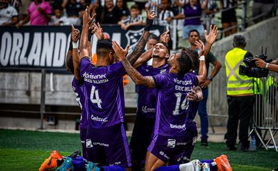 Ceará faz 2 a 0 no Avaí em casa em 03/11/2024 - Série b