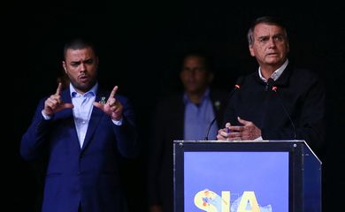 O presidente do brasil, Jair Bolsonaro, fala durante um evento de aves e suínos em São Paulo, Brasil, 9 de agosto de 2022. REUTERS/Carla Carniel