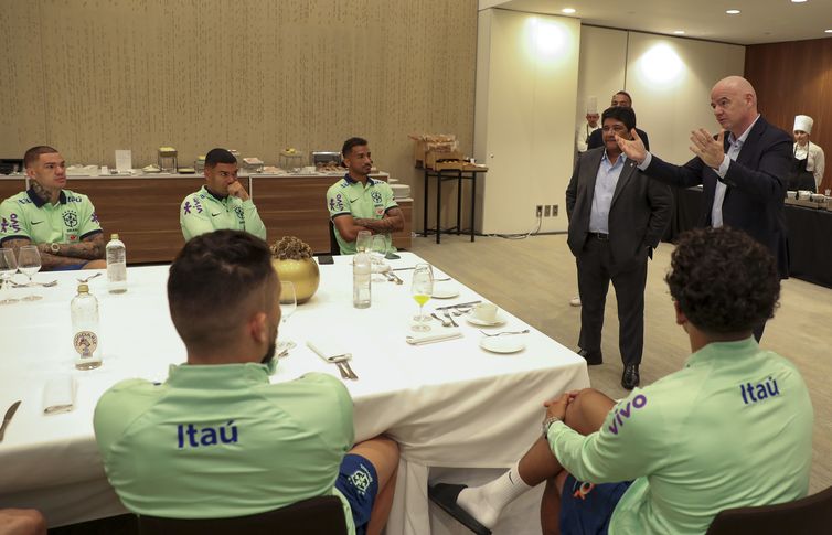 Gianni Infantino - encontro com seleção brasileira - em 15/06/2023