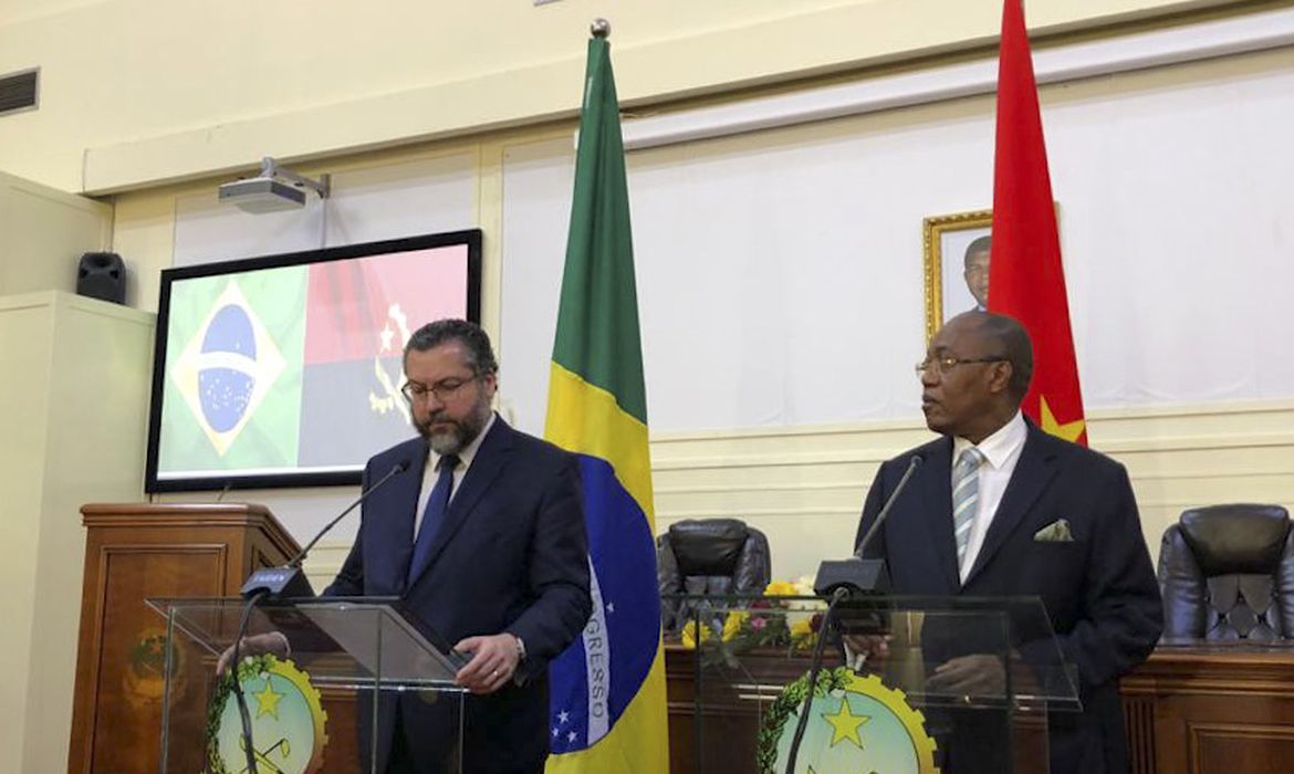 Reunião do chanceler Ernesto Araújo com o Ministro de Estado das Relações Exteriores de Angola, Manuel Domingos Augusto.