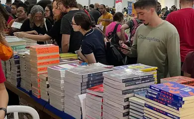 Brasília (DF), 07/05/2025 - Feira do Livro da Unesp oferece publicações com 50% de desconto.
Foto: feiradolivrodaunesp/Instagram