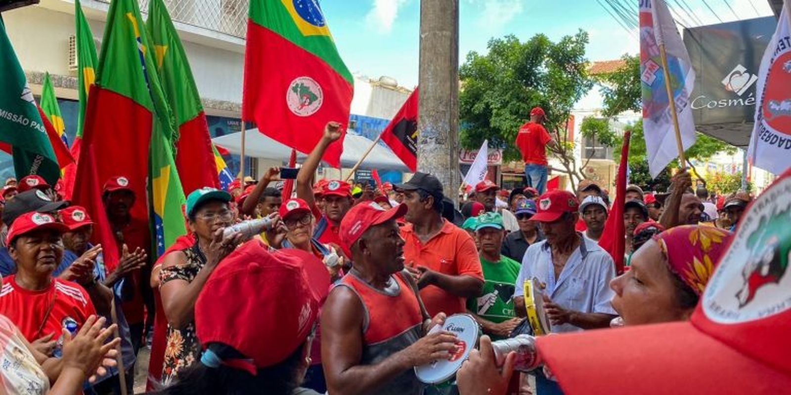 MST e movimentos sociais ocupam sede do Incra em Alagoas 1 MST e movimentos sociais ocupam sede do Incra em Alagoas
