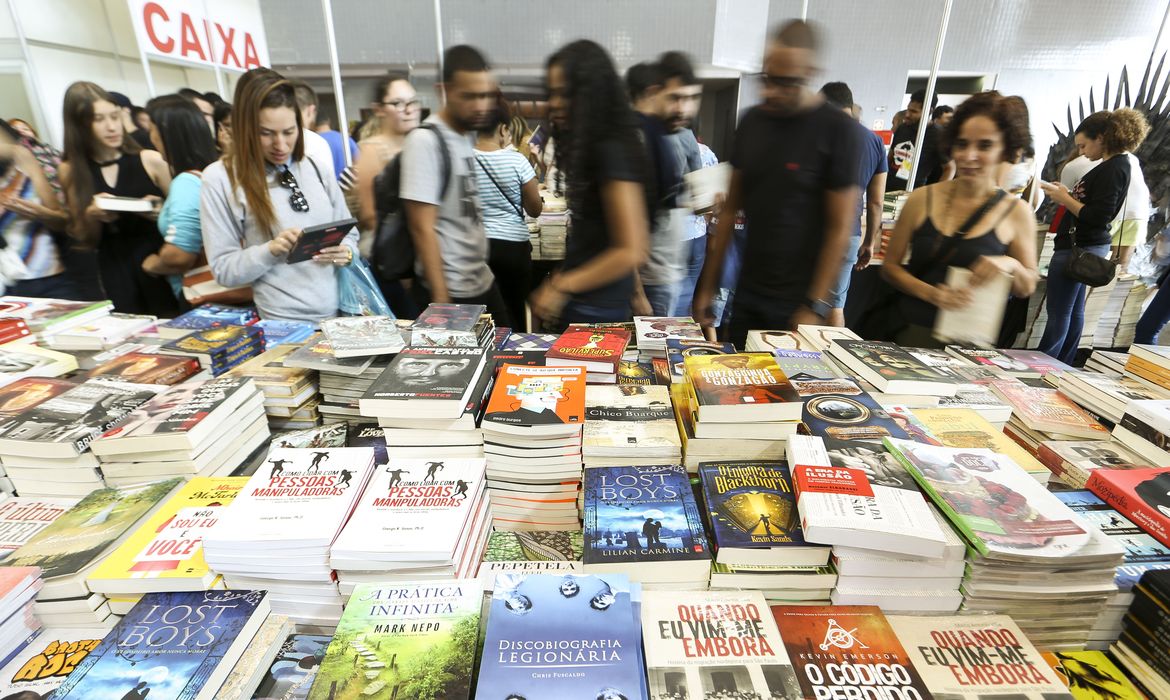  A 4ª Bienal Brasil do Livro e da Leitura começa neste sábado (18) e vai até 26 de agosto, no Centro de Convenções Ulysses Guimarães, em Brasília.  
