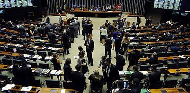 Plenário da Câmara dos Deputados em sessão extraodinária visto de cima