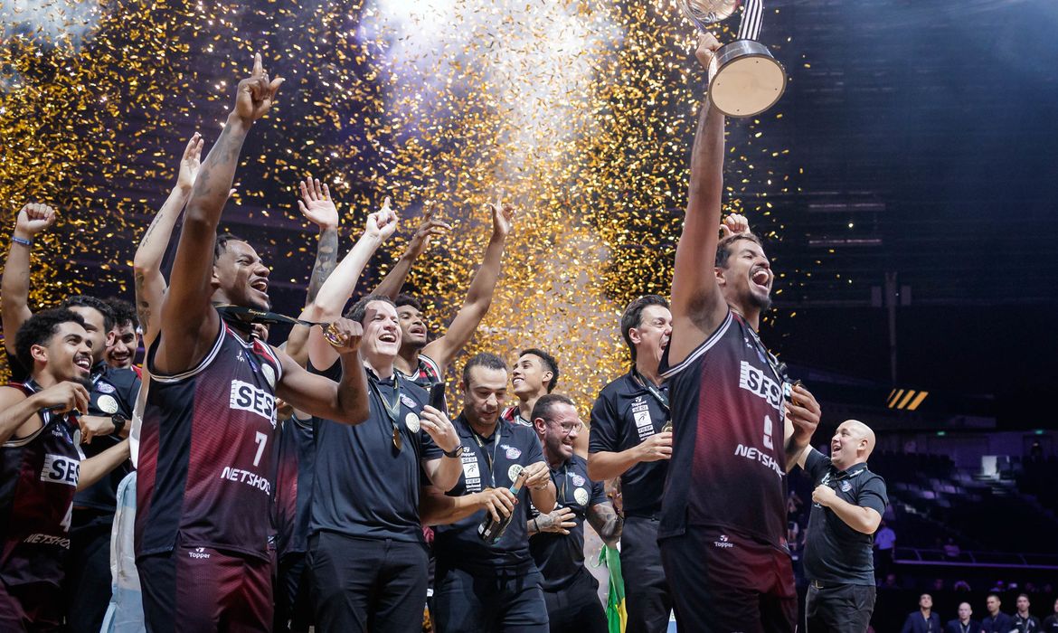 24/09/2023 Franca é campeão intercontinental de basquete. foto: Marcos Limonti