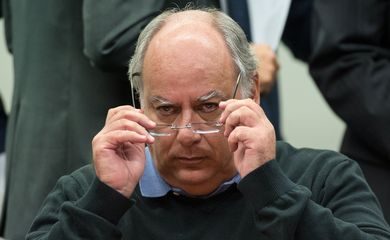 O ex-diretor da Petrobras, Renato Duque, presta depoimento em CPI na Câmara dos Deputados  ( Marcelo Camargo/Agência Brasil)