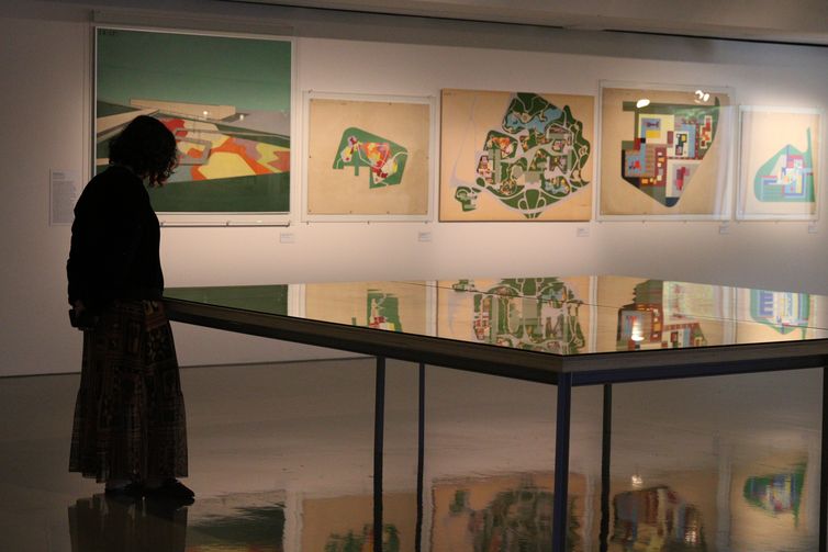 Exposição Paisagem construída: São Paulo e Burle Marx, com curadoria de Guilherme Wisnik, Helena Severo e Isabela Ono, no Centro Cultural Fiesp.