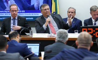 Brasília (DF) 11/04/2023 2023  Ministro da Justiça, Flávio Dino, fala sobre o decreto que suspende registro de armas na comissão de segurança pública da Câmara. Durante depoimento teve vários tumultos entre deputados do governo e oposição.