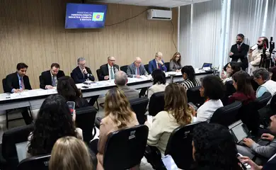Brasília (DF), 14/07/2026 - Ministro do Desenvolvimento, Indústria, Comércio e Serviços (MDIC), Geraldo Alckmin, fala durante declaração à imprensa a respeito do recente anúncio do USTR de imposição de tarifas contra produtos brasileiros, na sala de coletivas do Palácio Itamaraty. Foto: Valter Campanato/Agência Brasil