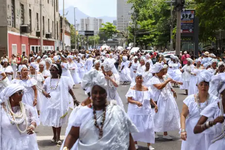 Rio de Janeiro (RJ), 20/11/2025 – Cortejo da Tia Ciata em comemoração do Dia da Consciência Negra percorre ruas do centro do Rio de Janeiro. Foto: Tomaz Silva/Agência Brasil