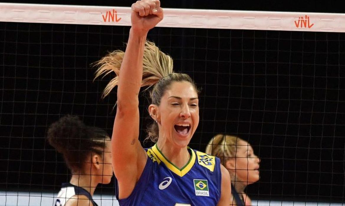 Carol Gattaz - seleção brasileira - vôlei feminino - Liga das Nações 2021