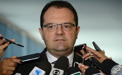 Brasília - O ministro da Fazenda, Nelson Barbosa, fala à imprensa sobre a decisão do STF de alterar o cálculo dos juros sobre a dívida dos estados ( Elza Fiúza/Agência Brasil)